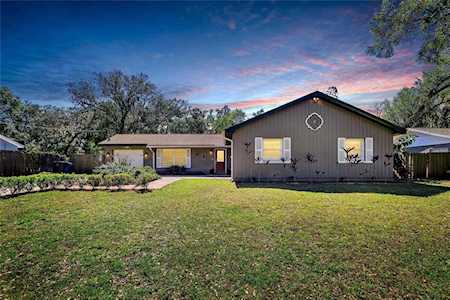 907 Homewood Dr Brandon, FL 33511