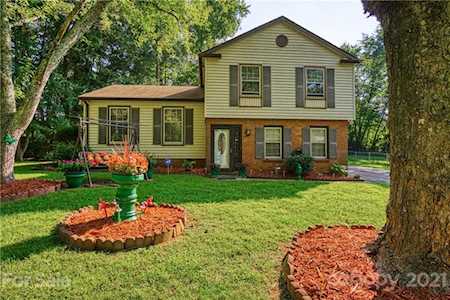 6222 Bonnybrook Ln Charlotte, NC 28212
