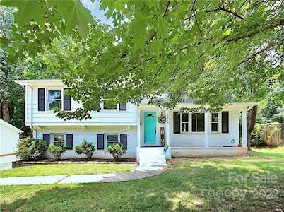 1915 Weststone Dr Charlotte, NC 28208