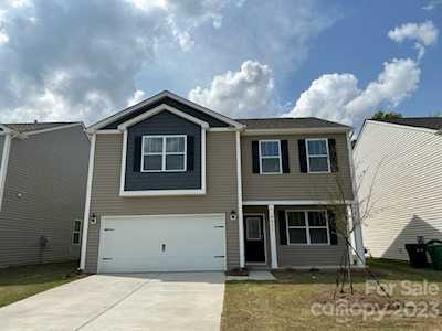 8025 Clairwood Dr Charlotte, NC 28269