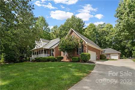 239 Harbor Landing Dr Mooresville, NC 28117