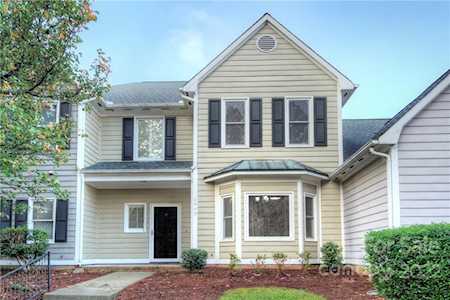 5943 Fitzwilliams Ln Charlotte, NC 28270