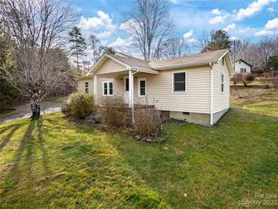 51 Longs Chapel Rd Weaverville, NC 28787