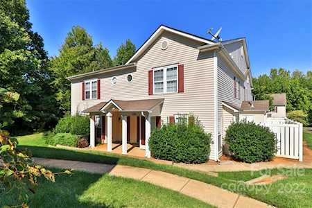 9518 Littleleaf Dr Charlotte, NC 28215