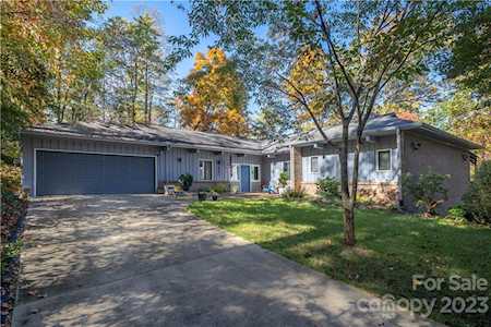 874 Cherokee Place Lenoir, NC 28645