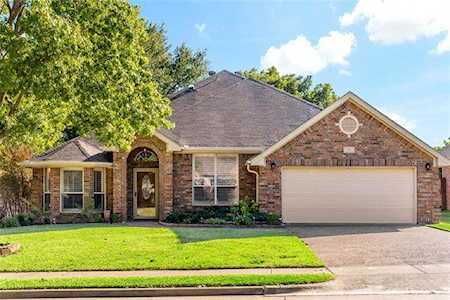 513 Coventry Drive Grapevine, TX 76051