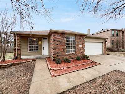 1025 Pullman Drive Saginaw, TX 76131