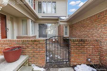 6949 Pebble Park Circle West Bloomfield Twp, MI 48322