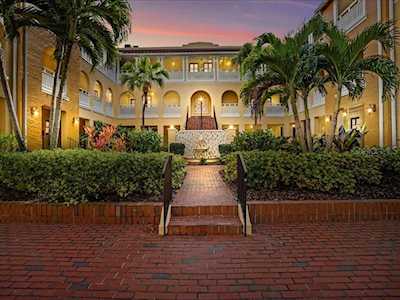 210 22nd Ave NE #11 St. Petersburg, FL 33704
