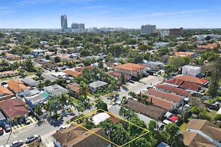 3311 SW 25th St Miami, FL 33133