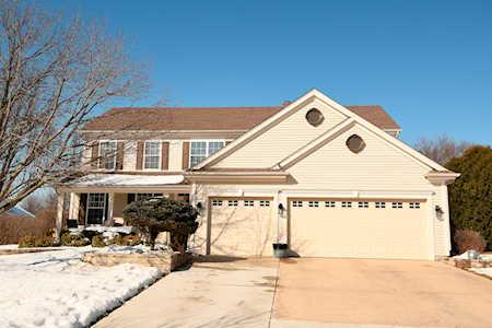 1438 Whitefence Rd Bartlett, IL 60103