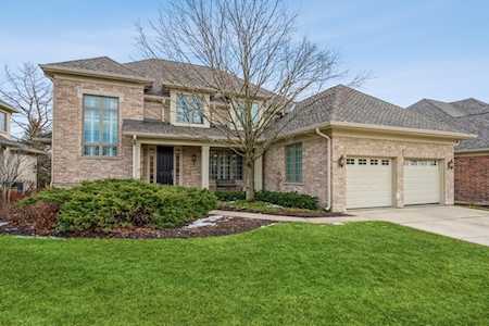 2033 Royal Ridge Dr Northbrook, IL 60062