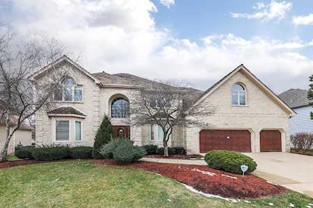 2211 Arrowhead Dr Naperville, IL 60564