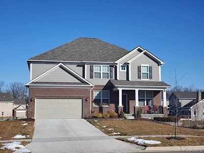 51845 Torbay Dr Lyon Twp, MI 48167