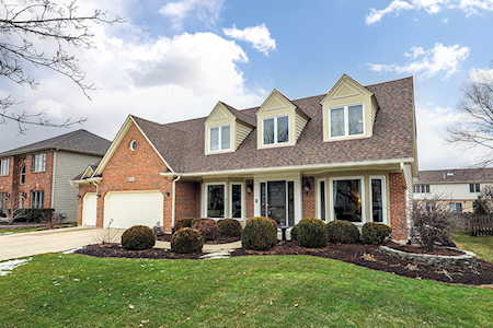 3724 Caine Dr Naperville, IL 60564