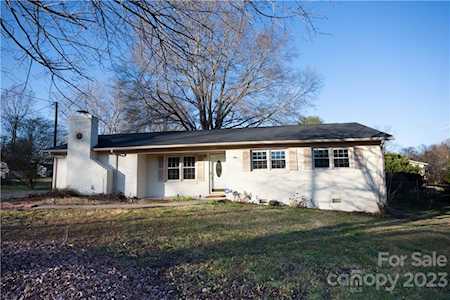 240 Debbie Ln Statesville, NC 28625