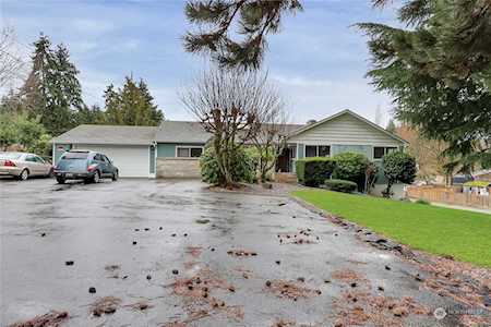 5718 104th St E Puyallup, WA 98373