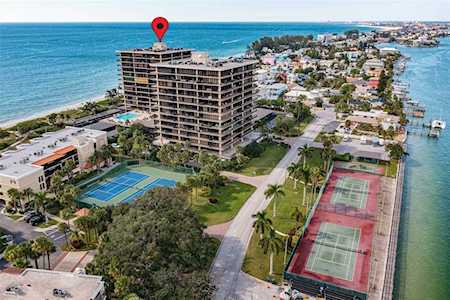 7650 Bayshore Dr #403 Treasure Island, FL 33706