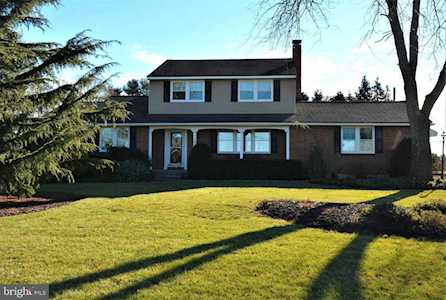 128 Stewart Rd Pilesgrove, NJ 08098
