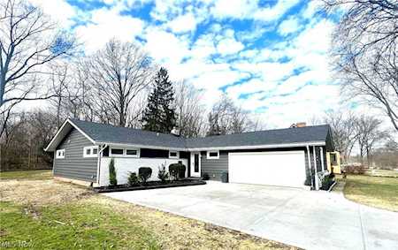 2742 Horseshoe Blvd Westlake, OH 44145