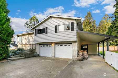 2418 SW 144th Place Burien, WA 98166