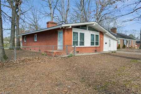 275 Eastwood Dr Newport News, VA 23602