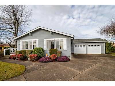 1818 Fountain CT Eugene, OR 97402