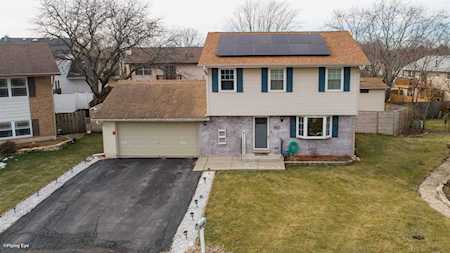411 Fernwood Dr Westmont, IL 60559
