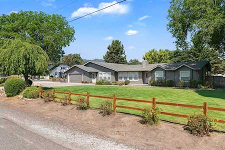 2992 Lapine Ave Central Point, OR 97502