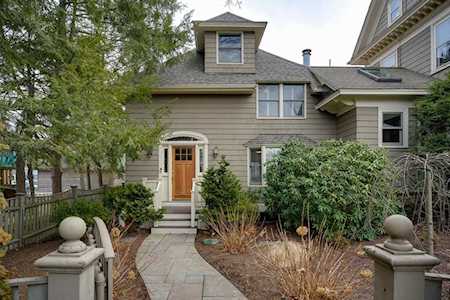 11 Knowles Rd #11 Watertown, MA 02472