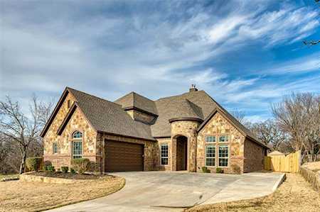6311 W Poly Webb Road Arlington, TX 76016