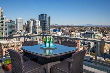 325 7Th Ave #2101 San Diego, CA 92101
