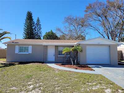 1345 Viking Dr Holiday, FL 34691