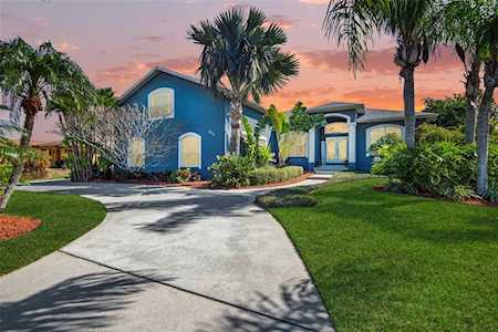 814 Chipaway Dr Apollo Beach, FL 33572
