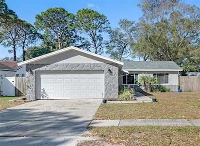 8222 Jennifer Ln Seminole, FL 33777