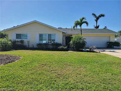 1352 Oaklawn Ct Fort Myers, FL 33919