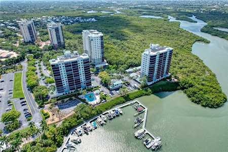 420 Cove Tower Dr #303 Naples, FL 34110