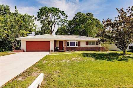 2284 Crystal Dr Fort Myers, FL 33907
