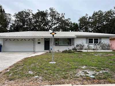 8136 22nd Ave N St. Petersburg, FL 33710