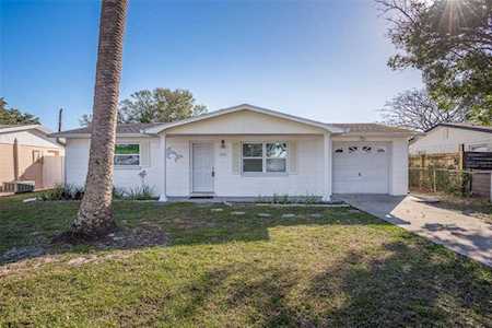 1030 Dartmouth Dr Holiday, FL 34691