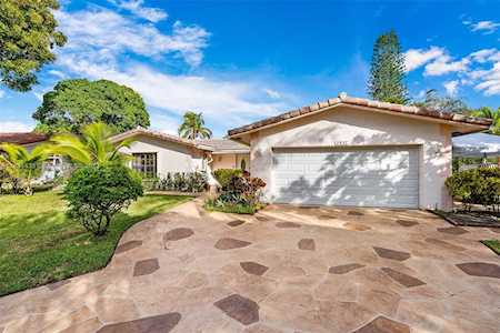 3837 NW 82nd Way Coral Springs, FL 33065