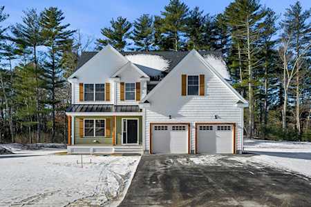 7 Lorraine Ave Salem, NH 03079