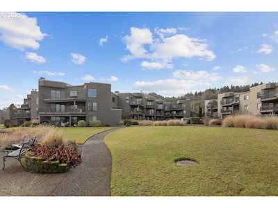 5630 S Riverside LN #4 Portland, OR 97239