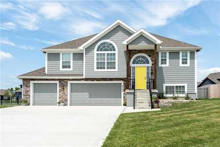 2701 E Cedar Place Tonganoxie, KS 66086