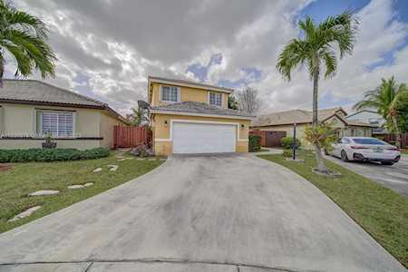 15800 SW 84th Ter Miami, FL 33193