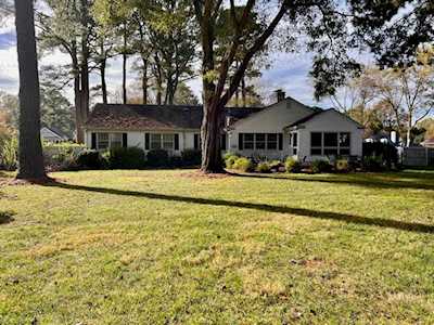 1112 E Bay Shore Dr Virginia Beach, VA 23451