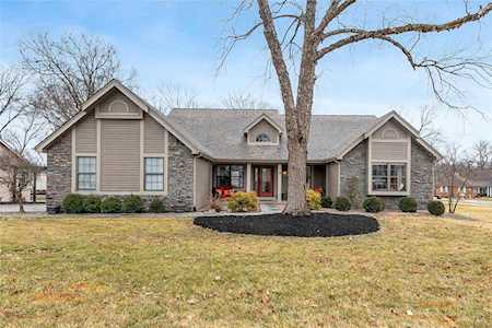 18 Ravens Pointe Lake St Louis, MO 63367