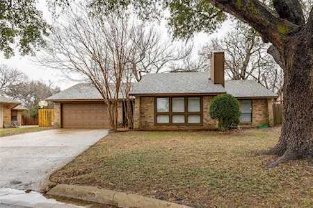 5000 Millsprings Drive Arlington, TX 76017