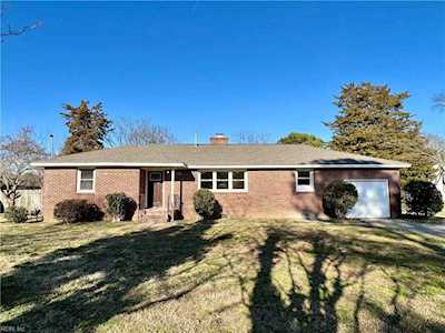 5116 S Lake Rd Virginia Beach, VA 23455