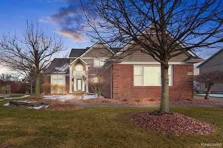 31214 Kingsley Novi, MI 48377